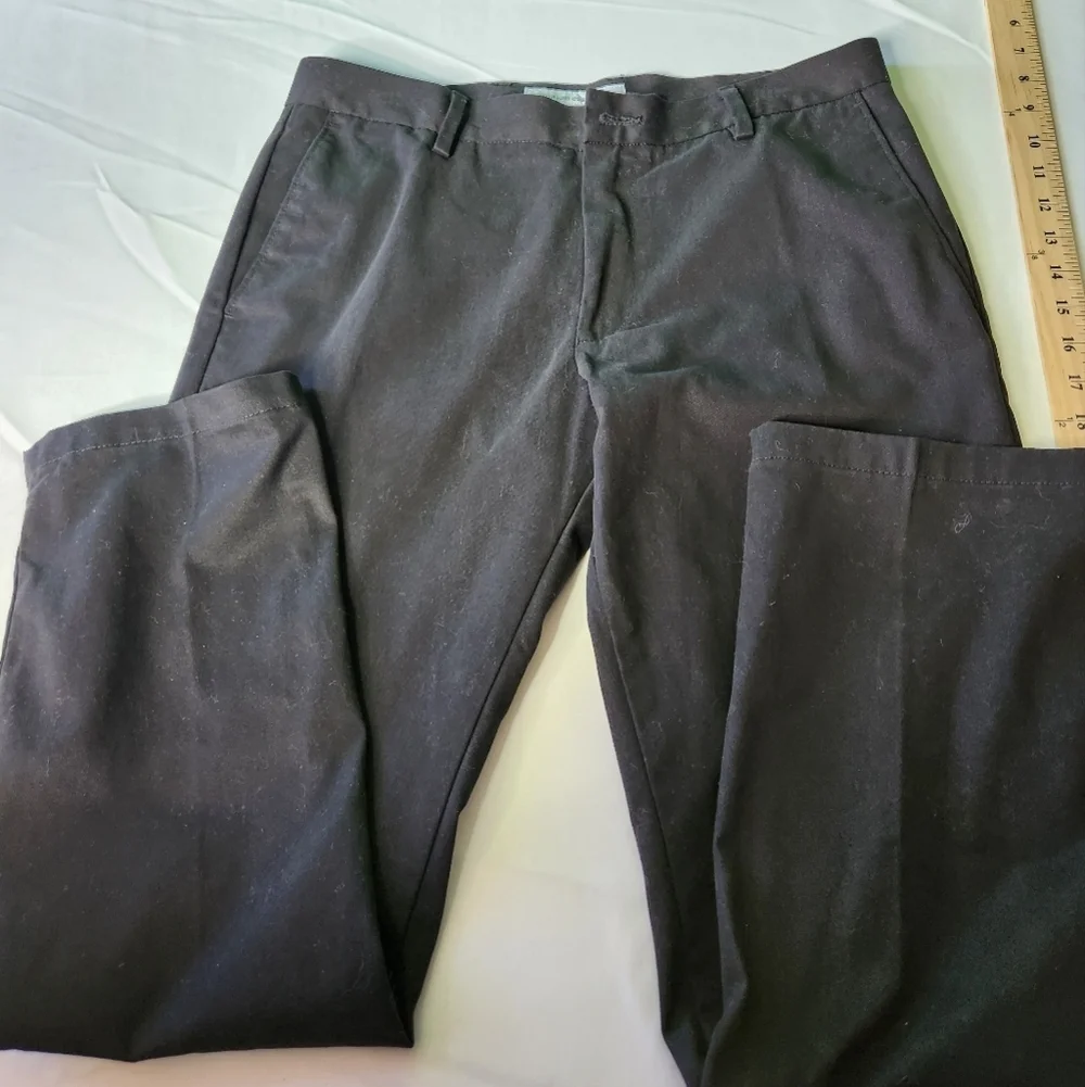 Amazon Essentials Classic Fit Dress Pants 32/28